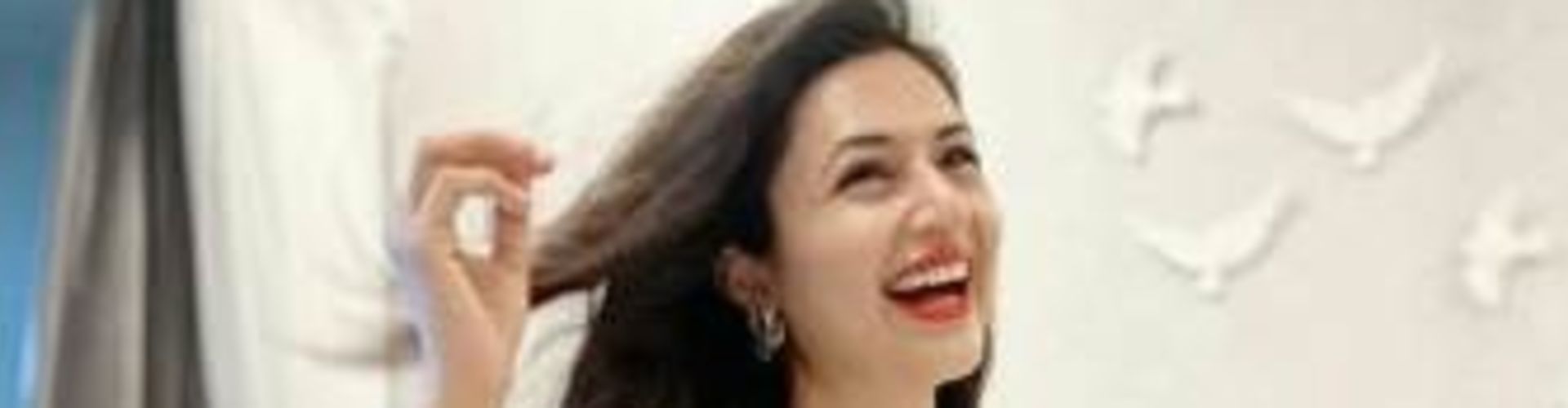 Divyanka Tripathi Dahiya Sharing Some Positivity On Social Media