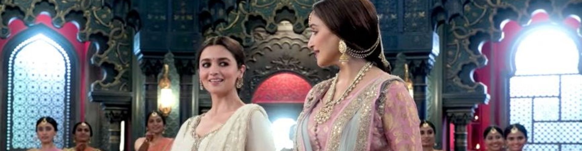 ​Dancing In-front of Madhuri Dixit Was Nerve-Wrecking Says Alia Bhatt