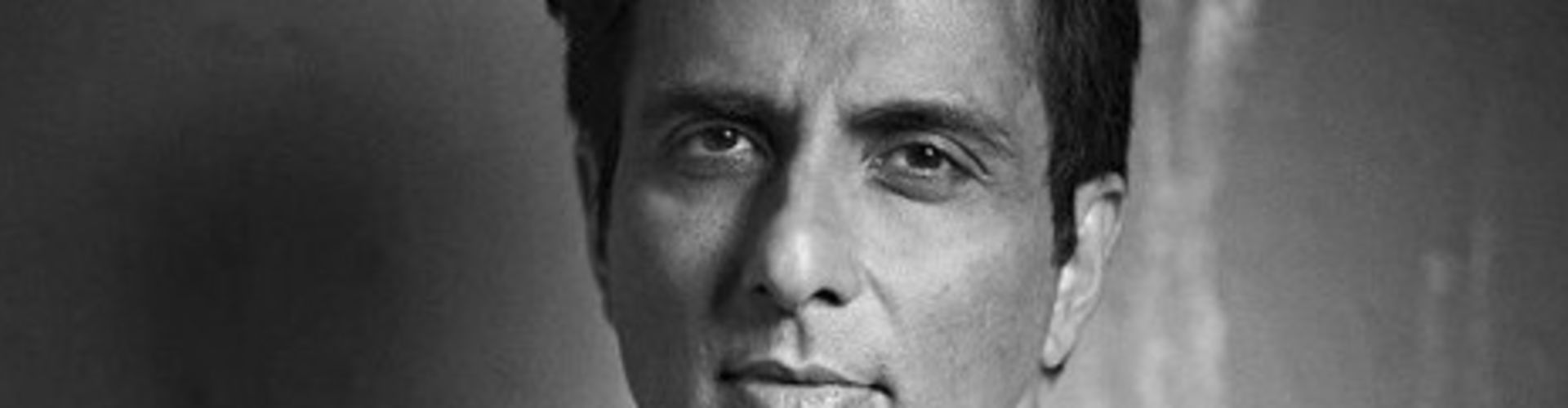 Sonu Sood's take on third wave hitting the country