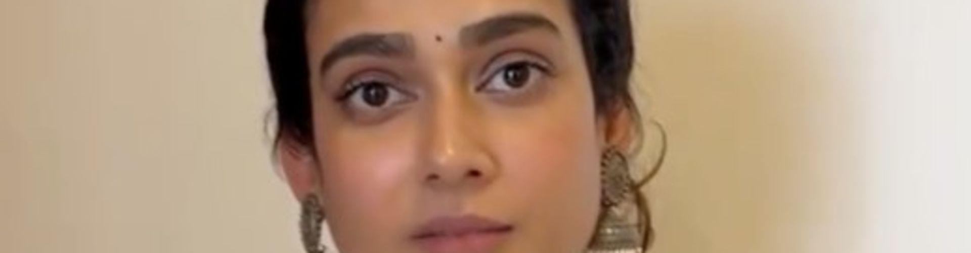 Aakanksha Singh Pays Tribute To Martyrs Of Pulwama Attack