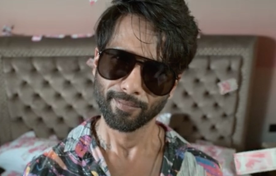 Shahid Kapoor Drops Farzi Trailer 